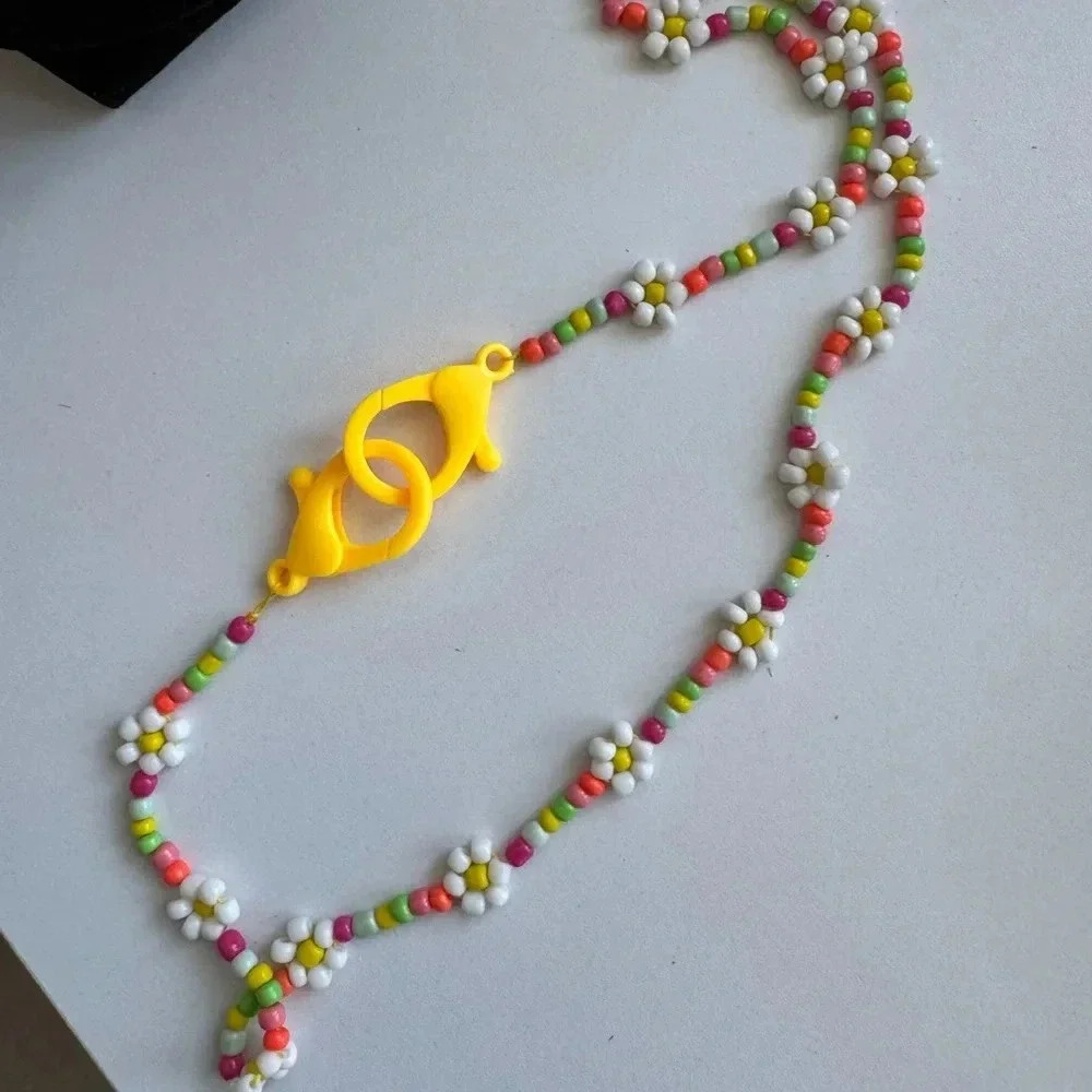Colorfull Daysi Flowers Beads Necklace - Picture 4 of 7